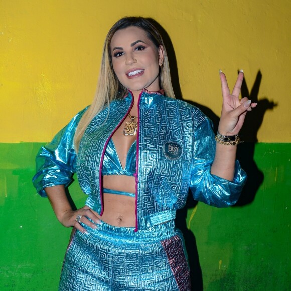 Filha de Deolane Bezerra fez procedimento estético e influenciadora foi atacada na web