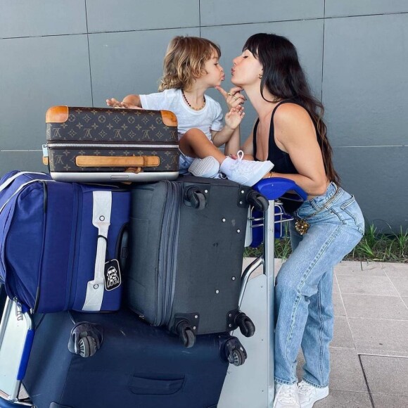 Filho de Isis Valverde também estava na viagem com Marcus Buaiz