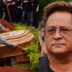 Corpo da mãe de Leonardo é enterrado ao lado do filho Leandro; despedida é marcada por emoção. Fotos