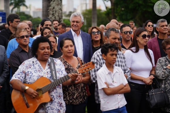 Velório da mãe de Leonardo contou com música, uma das suas grandes paixões