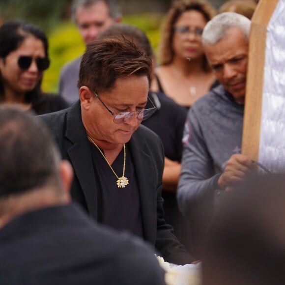 Corpo de Dona Carmem foi contemplado por Leonardo em última despedida