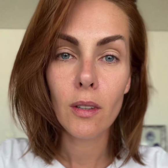 Ana Hickmann, sem maquiagem, recebeu muitos elogios na web
