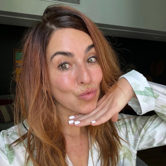 Fernanda Paes Leme exibiu rosto sem maquiagem após propor uma reflexão sobre os danos dos filtros