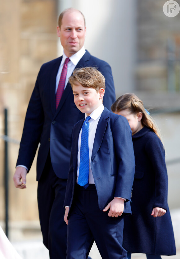 Príncipe William e os filhos George e Charlotte também vestiram azul no domingo de Páscoa