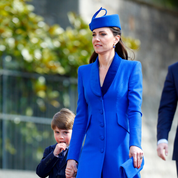 Kate Middleton não tem o hábito de usar esmaltes vermelhos nas unhas