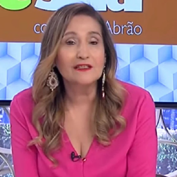 Sônia Abrão criticou Patrícia Poeta no programa 'A Tarde é Sua'. Jornalista recebeu notificação para se retratar publicamente