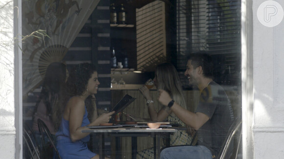 Separada de Oto (Romulo Estrea), Bia (Clara Buarque) conclui que Brisa (Lucy Alves) pode ter dois DNAs na novela 'Travessia'
