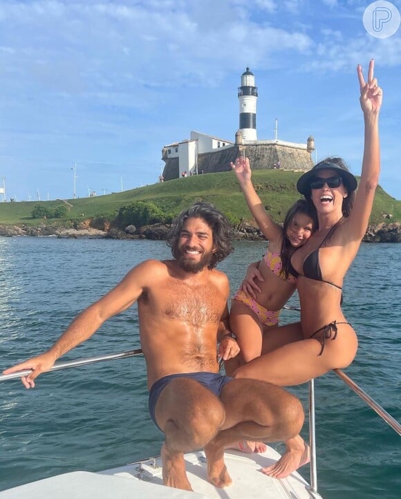 Filha de Deborah Secco e Hugo Moura, Maria Flor tem 7 anos