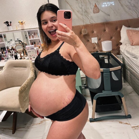 Durante a gravidez, Viih Tube compartilhou fotos das mudanças físicas