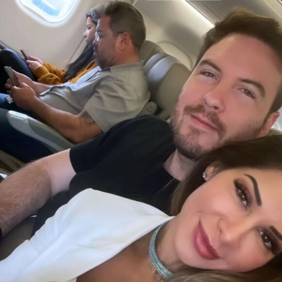 Maíra Cardi fez uma tatuagem com as iniciais do namorado, Thiago Nigro