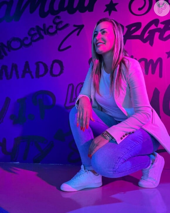 Andressa Urach alega que sofreu uma 'perda desenfreada do seu patrimônio' depois que passou a dar dinheiro para a Igreja Universal