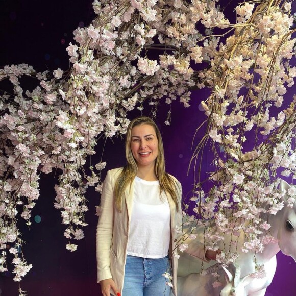 Andressa Urach x Igreja Universal: a ação principal deve ser julgada em junho