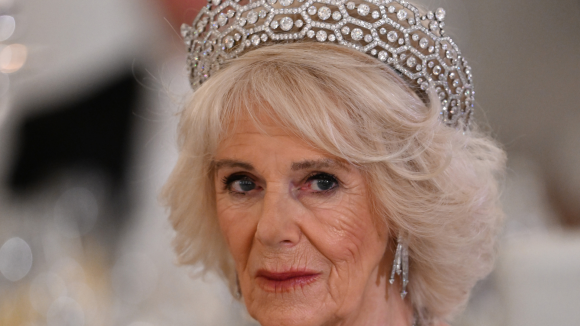 A Rainha Elizabeth II pediu para Camilla ser chamada de Rainha consorte quando Charles assumisse o trono. Mas o que isso significa?
