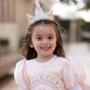 Filha de Thaeme Mariôto, Liz ganhou festa de aniversário com tema Unicórnio