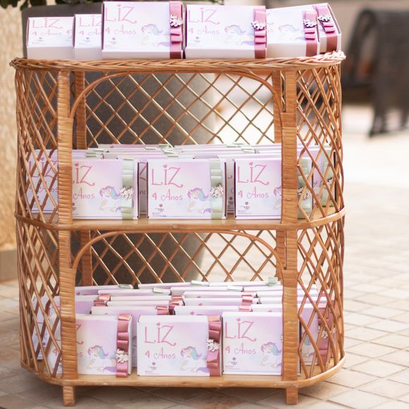 Convidados da festa de 4º aniversário da filha de Thaeme Mariôto levaram essas lembrancinhas para casa