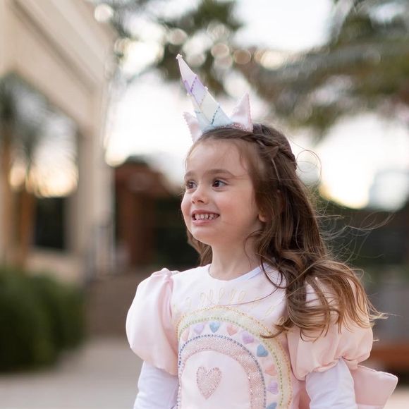 Filha de Thaeme Mariôto, Liz fez 4 anos
