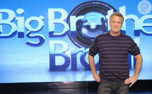Já cinquentão, o cabelo grisalho já dominava o querido apresentador Pedro Bial, no 'BBB9'