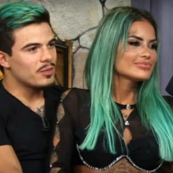 Romance de Tati Zaqui e Thomaz Costa engatou depois do fim do programa 'A Fazenda 14'