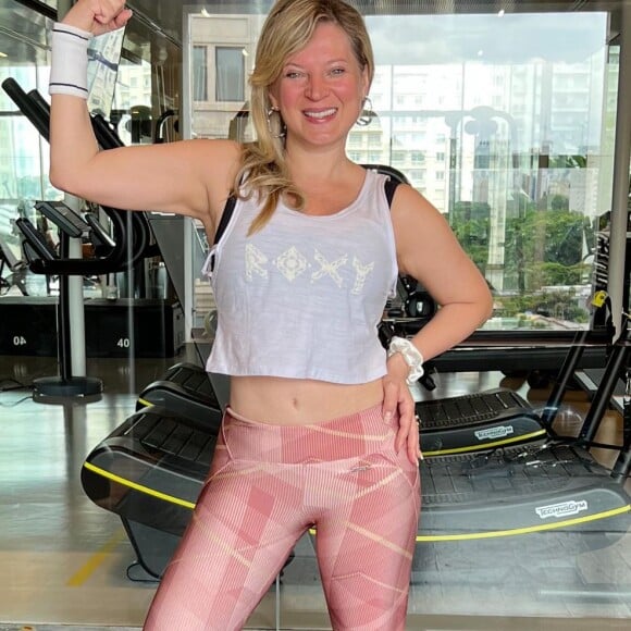 Joice Hasselmann negou ter feito abdominoplastia em conversa exclusiva com o Purepeople