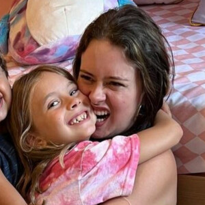 Rafael Cardoso foi alfinetado pela web em post no qual aparecem Mari Bridi e os filhos, Aurora e Valentim