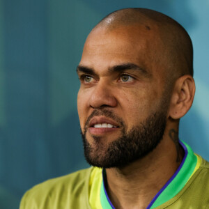Daniel Alves está preso há quase quatro meses por acusações de estupro e agressão contra uma mulher em uma boate