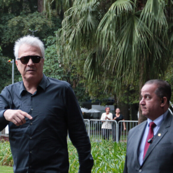 Velório de Rita Lee reuniu Pedro Bial no Planetário do Ibirapuera em São Paulo
