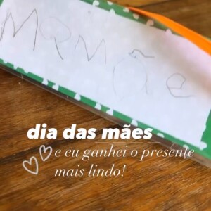 Mari Bridi se encantou ao ganhar de presente do filho, Valentim, um marca-página