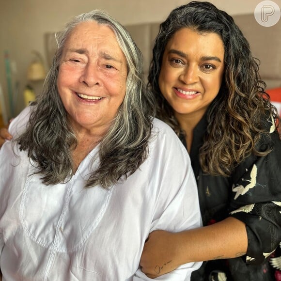 Preta Gil explicou que a mãe, Sandra Gadelha, está no Rio e por isso passaram o Dia das Mães separadas
