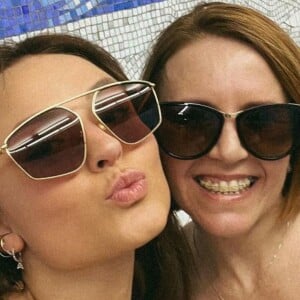 Larissa Manoela e a mãe, Silvana Taques, têm brigado bastante recentemente