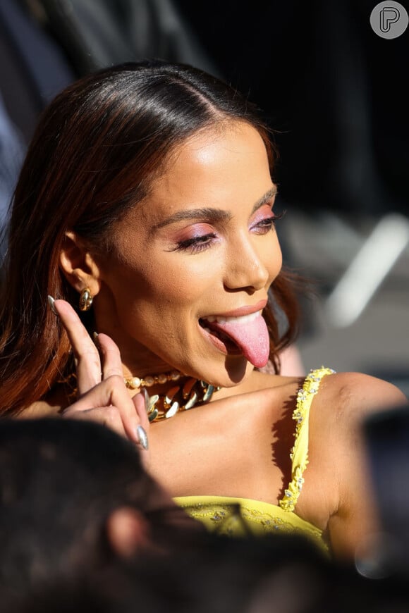 Anitta é dona de uma fortuna de 100 milhões de dólares, segundo a Forbes