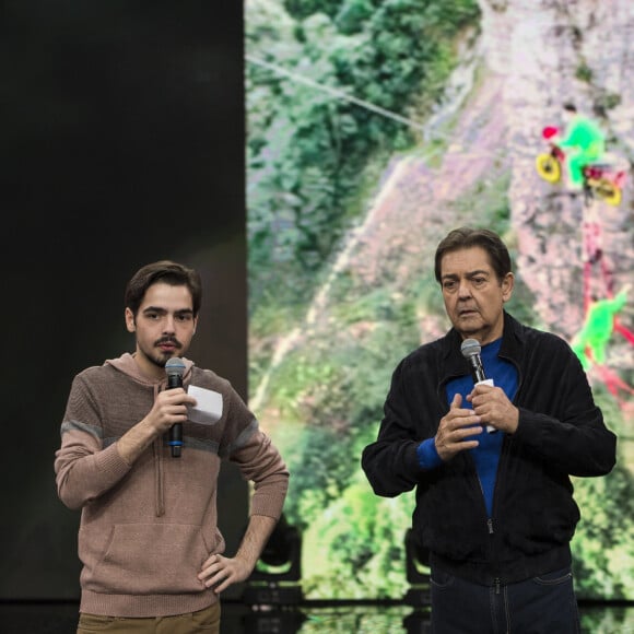 Faustão vai ser substituído pelo filho João Guilherme Silva em seu programa na Band a partir de junho