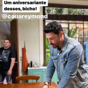 Cauã Reymond ganhou festinha surpresa nos bastidores da TV Globo