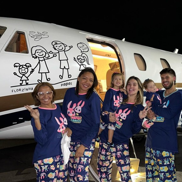 Virgínia Fonseca e Zé Felipe viajaram com as filhas, babás e motorista para Miami, nos EUA