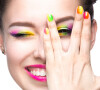 Color block nas unhas decoradas! A tendência que chegou às unhas para deixar seu visual mais marcante e colorido