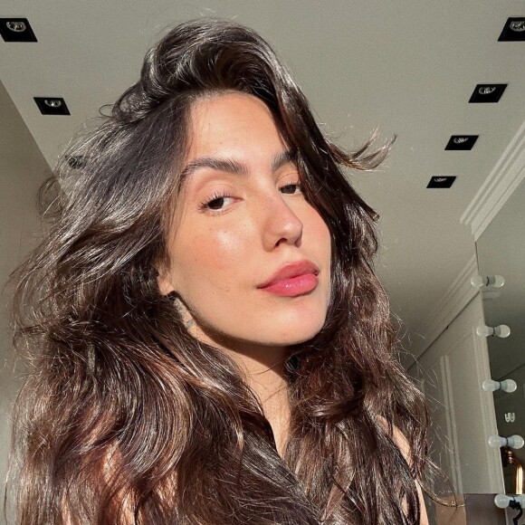 Beleza de Gabi Brandt chamou atenção na web