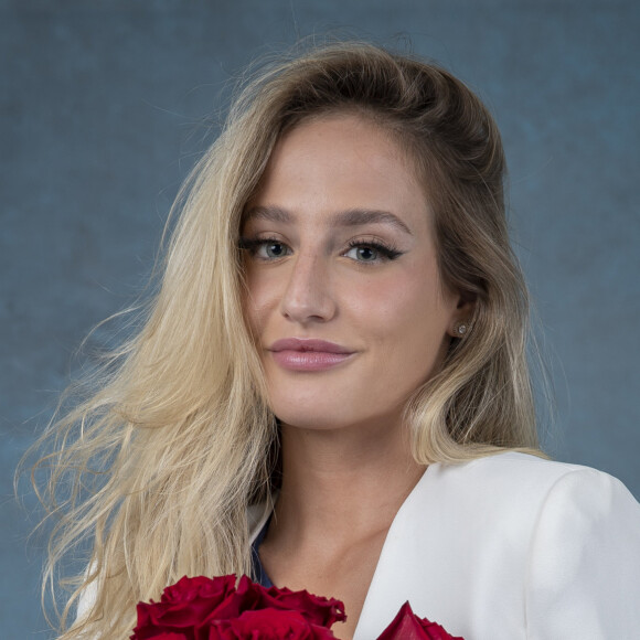 Bruna Griphao usou um look esquisitão