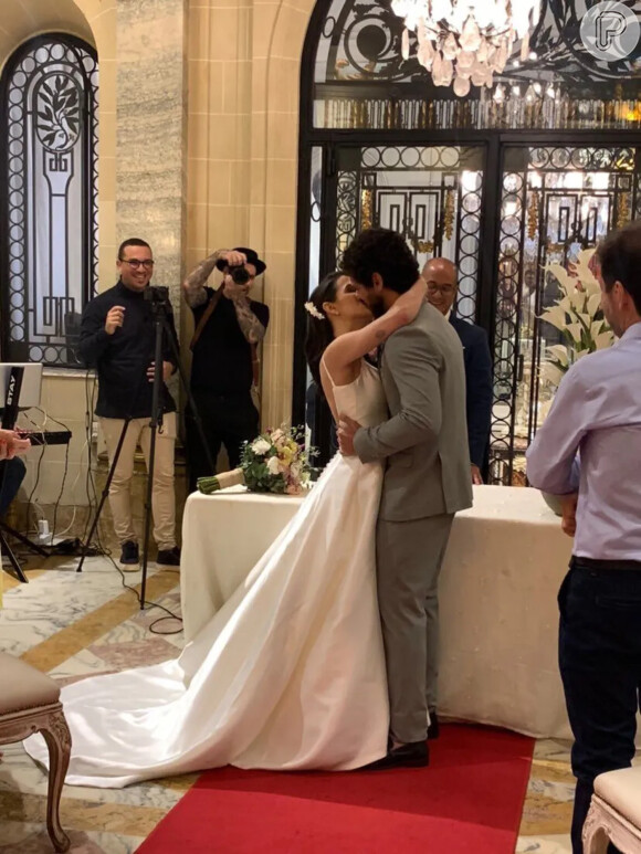 Casamento quase secreto? Com vestido de noiva curto, Anya Taylor-Joy é  flagrada por paparazzi ao se casar na Itália. Foto!: Fotos - Purepeople