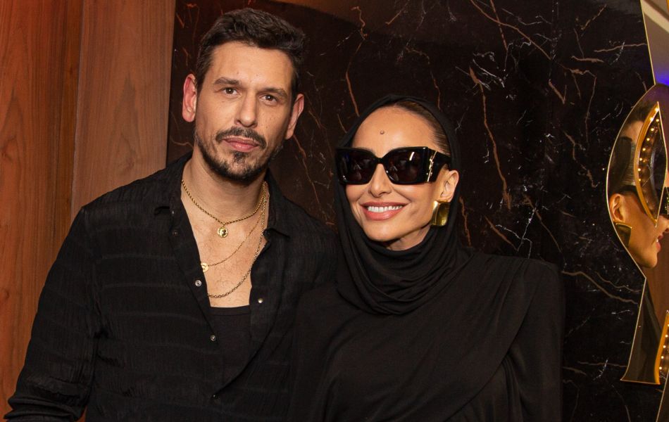 Sabrina Sato posou com ex-namorado João Vicente de Castro em evento de beleza