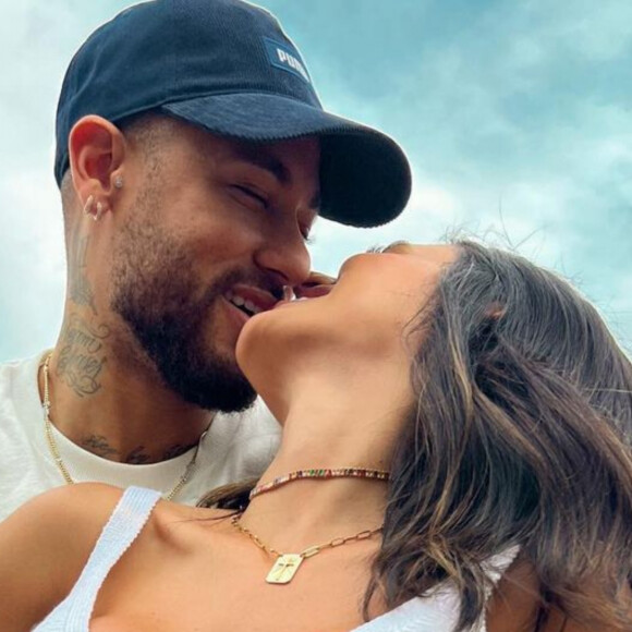 Neymar teria supostamente traído Bruna Biancardi pouco tempo antes do chá revelação do sexo do bebê do casal.