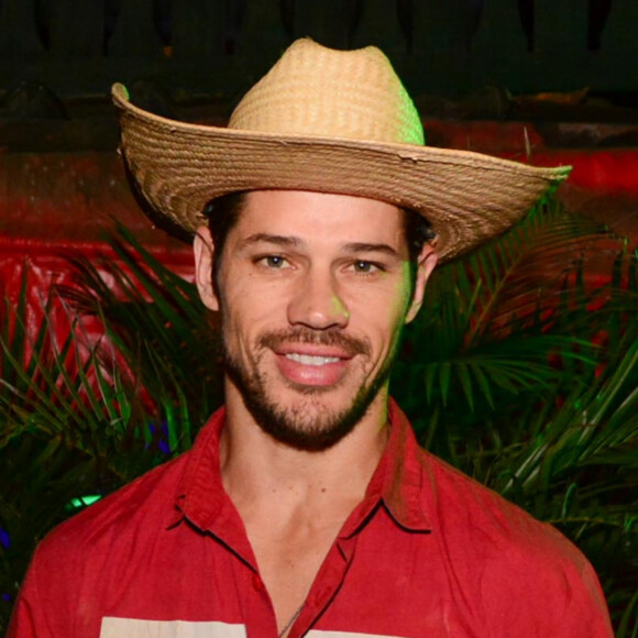 José Loreto foi embora acompanhado da festa junina da novela 'Vai na Fé' por volta das 2h30 de 21 de junho de 2023