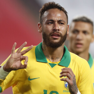 Neymar assumiu que sim traiu a namorada grávida, Bruna Biancardi.