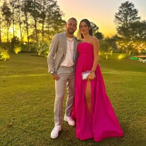 Inicialmente Neymar fingiu que estava tudo certo com Bruna Biancardi, mas não foi bem assim.