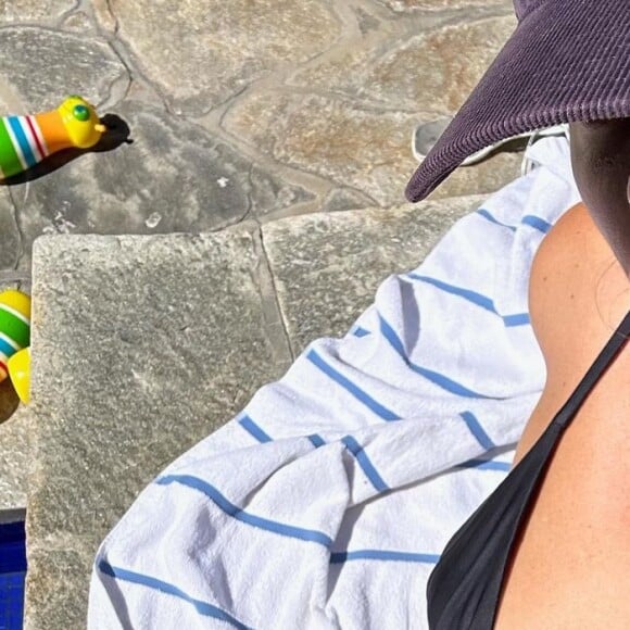 De biquíni, Isis Valverde renovou o bronzeado nos Estados Unidos