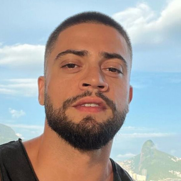 Rodrigo Godoy e Ingrid Lima foram flagrados em festa junina e revoltaram a web