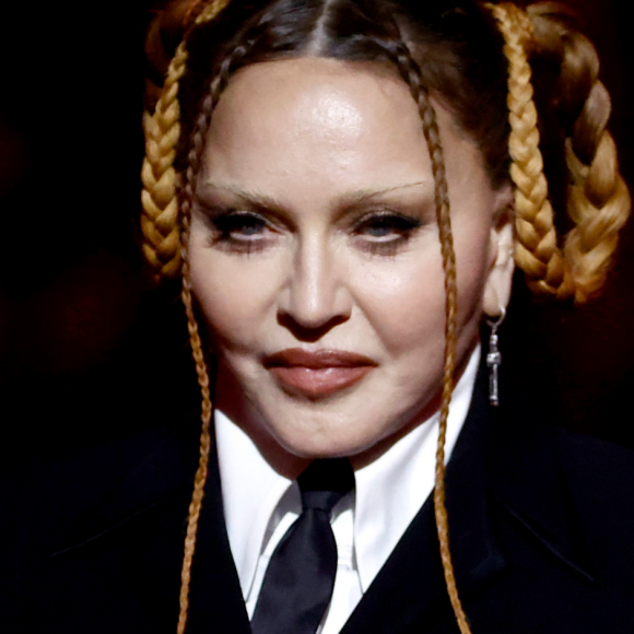 Madonna ficou internada em UTI depois de ter uma infecção bacteriana.