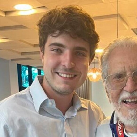 João Augusto, filho de Gugu Liberato e Rose Miriam, se encontrou com Carlos Alberto de Nóbrega no SBT