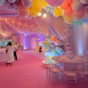 Festa de Cecília teve o lilás e o azul como cores predominantes