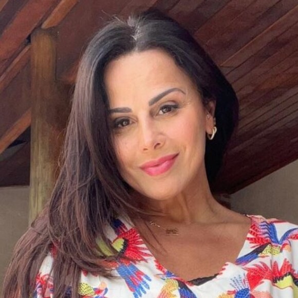 Viviane Araujo mostra resultado de lipoaspiração