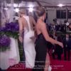 Jennifer Aniston e Kate Hudson se despedem com tapinhas no bumbum uma da outra