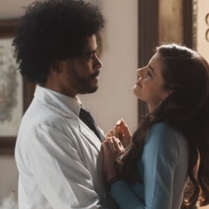 Novela 'Amor Perfeito': no capítulo de quinta-feira, 13 de julho de 2023, Orlando (Diogo Almeida) e Marê (Camila Queiroz) discutem